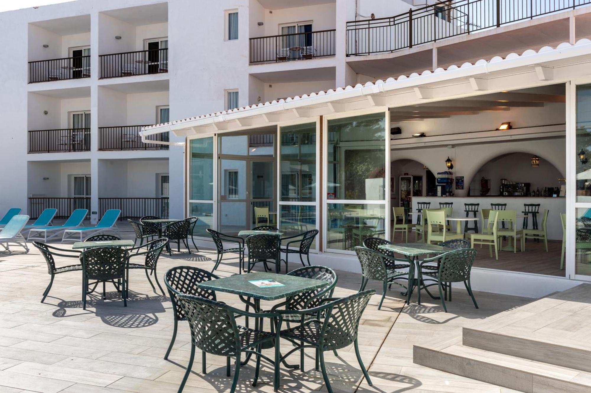 Aparthotel Vibra Club Maritim Сан-Антоніо Екстер'єр фото