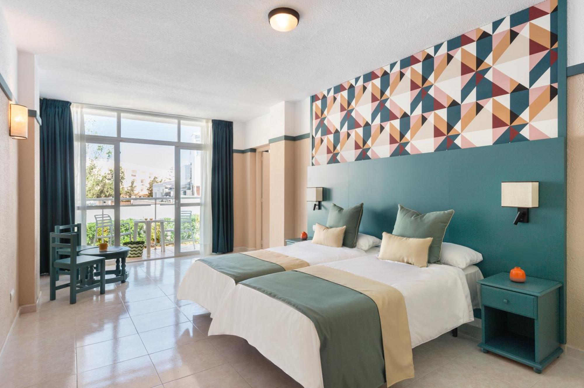 Aparthotel Vibra Club Maritim Сан-Антоніо Екстер'єр фото