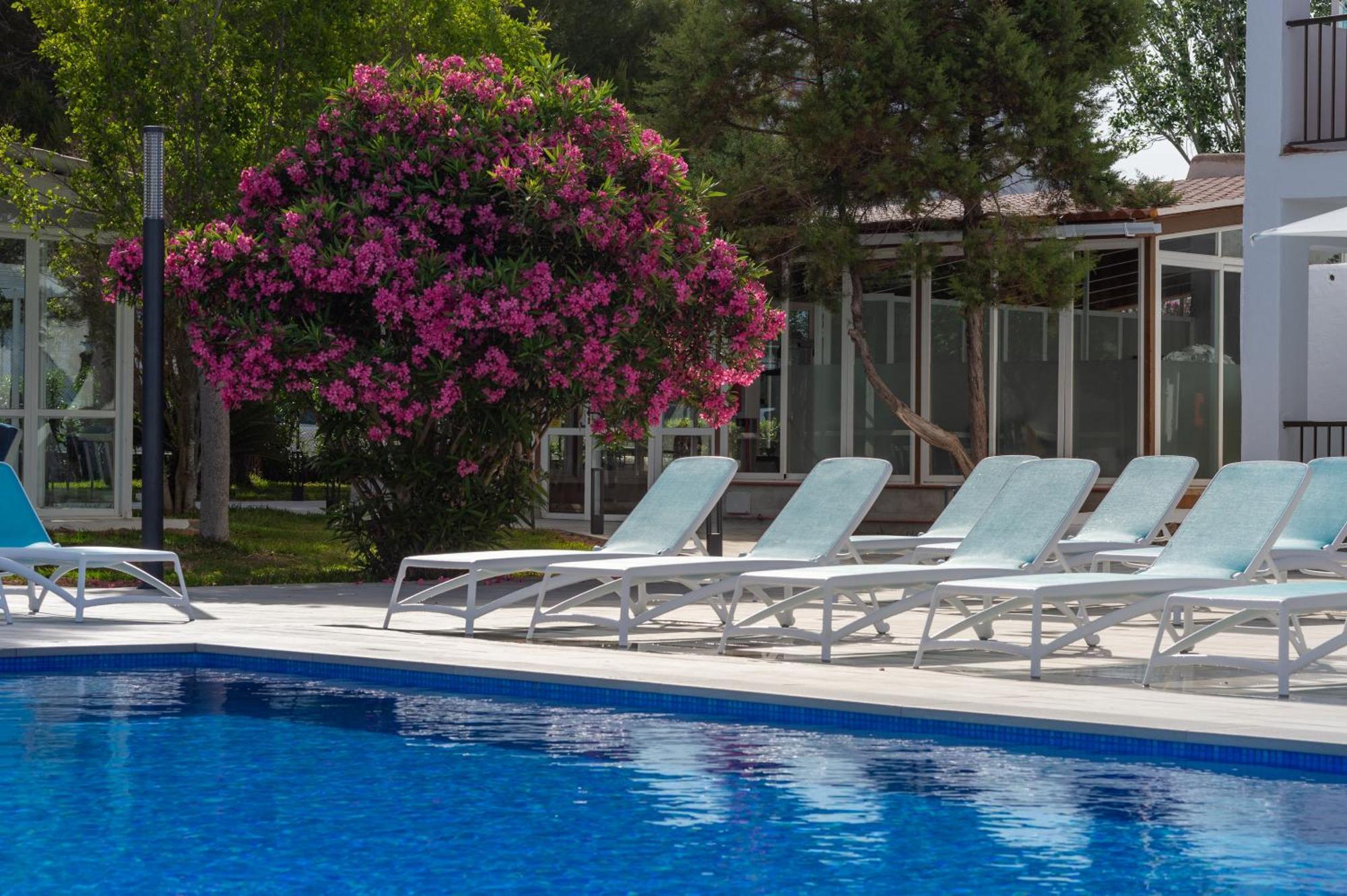 Aparthotel Vibra Club Maritim Сан-Антоніо Екстер'єр фото